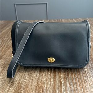 Vintage Coach 9812 Ridgefield Flap Bag